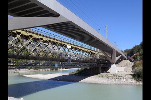 The new Sora Giuvna (‘Little Sister’) steel bridge was the winning design in an international engineering competition (Photo: Rhätische Bahn).